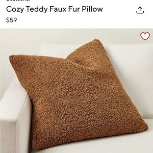 Cozy Teddy faux fur pillow set (2) in excellent gently used condition size 20x20